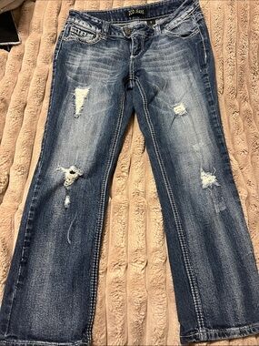 Women's Distressed capri Jeans - Blue